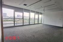 华为地铁站445平双面采光出租。