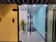 卓越大厦199平2＋1精装修