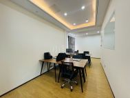 卓越世纪中心四号楼朝西方向119平1＋1