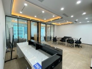 卓越世纪中心四号楼朝西向249平3＋1