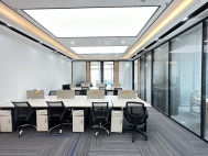 卓越世纪中心四号楼朝东南向286平4＋1