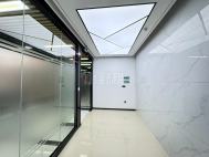 智慧广场朝东北向450平4＋1格局出租