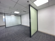 万通大厦朝北向75平1+1格局出租