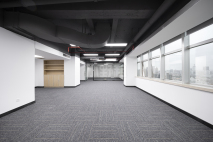 万通大厦朝南向82平2+1格局出租