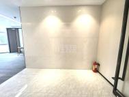 后海全新精装190平 西北向 2个隔间