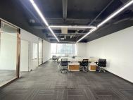 国信投资大厦192平 3+1格局 朝向南