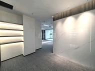 科技园方大精装380平 全新装修 带家私