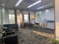 下沙地铁口云松大厦173平3+1格局