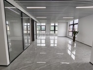 新龙大厦朝西北向195平2+1格局出租