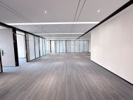 滨海大道旁 交通便利