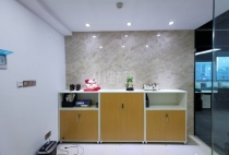 迈科龙大厦161平精装2＋1