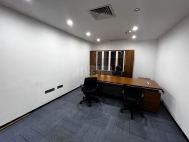 迈科龙大厦403平精装4＋1