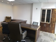 迈科龙大厦475平精装7＋1