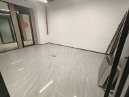 新龙大厦 146平 2+1格局 朝向西