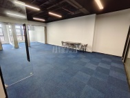 新龙大厦 213平 4+1格局 东北朝向