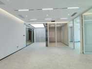 卓越世纪中心235平3+1格局精装修