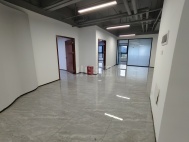 新龙大厦 530平 7+1格局 东北朝向