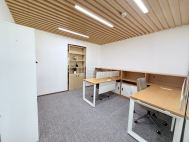 尚美科技大厦 330平 3+1 东北朝向