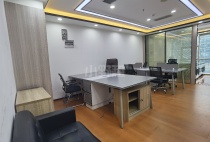 中国凤凰大厦198平3+1格局朝东