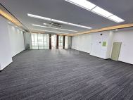 车公庙劲松大厦336平4+1格局电梯口