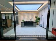 福田中洲大厦，面积300平，地铁口