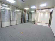 NEO大厦B座168平2+1格局 电梯口