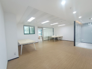 天祥大厦精装158平1＋1，可改3隔间