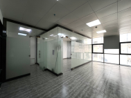 民治地铁口128平2+1格局落地窗采光好