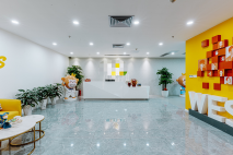 科兴正电梯口单位  双开大门 双面采光 