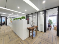 精装修，采光通透，无遮挡，超高实用率！