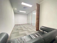 卓越城二期B座290平精装3＋1