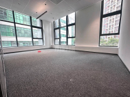 坂田北地铁口、精装155平、2＋1格局