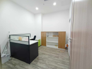 天安科技创业园295平带全套家私出租