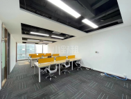 电梯口单位265平 精装修