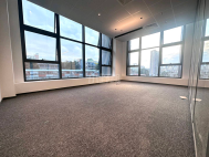 坂田北地铁口、油松精装174平2＋1格局