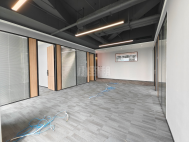 坂田甲级楼园区、精装187平、4+1格局