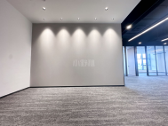 坂田北地铁站甲级写字楼257平使用率6成